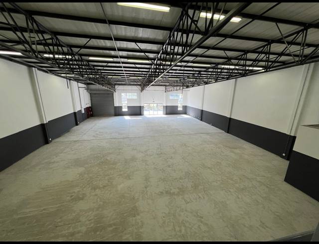 680M² WAREHOUSE TO LET IN LASER PARK